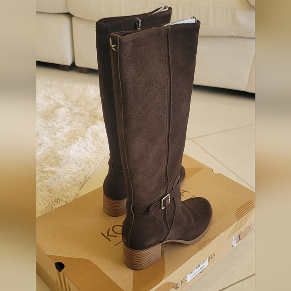 UGG boots - Picture 2 of 3